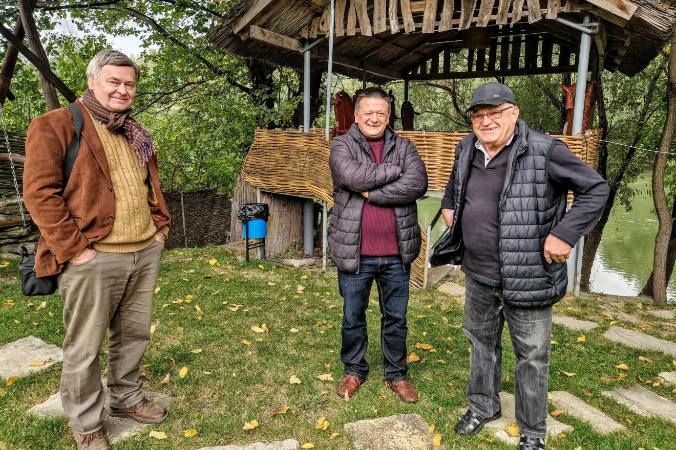 Magyar Zoltán, Sántha Attila és a Csöbörcsök monográfusa •  Fotó: Kocsis Károly