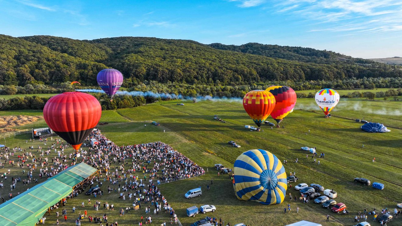 •  Fotó: Hőlégballon Parádé