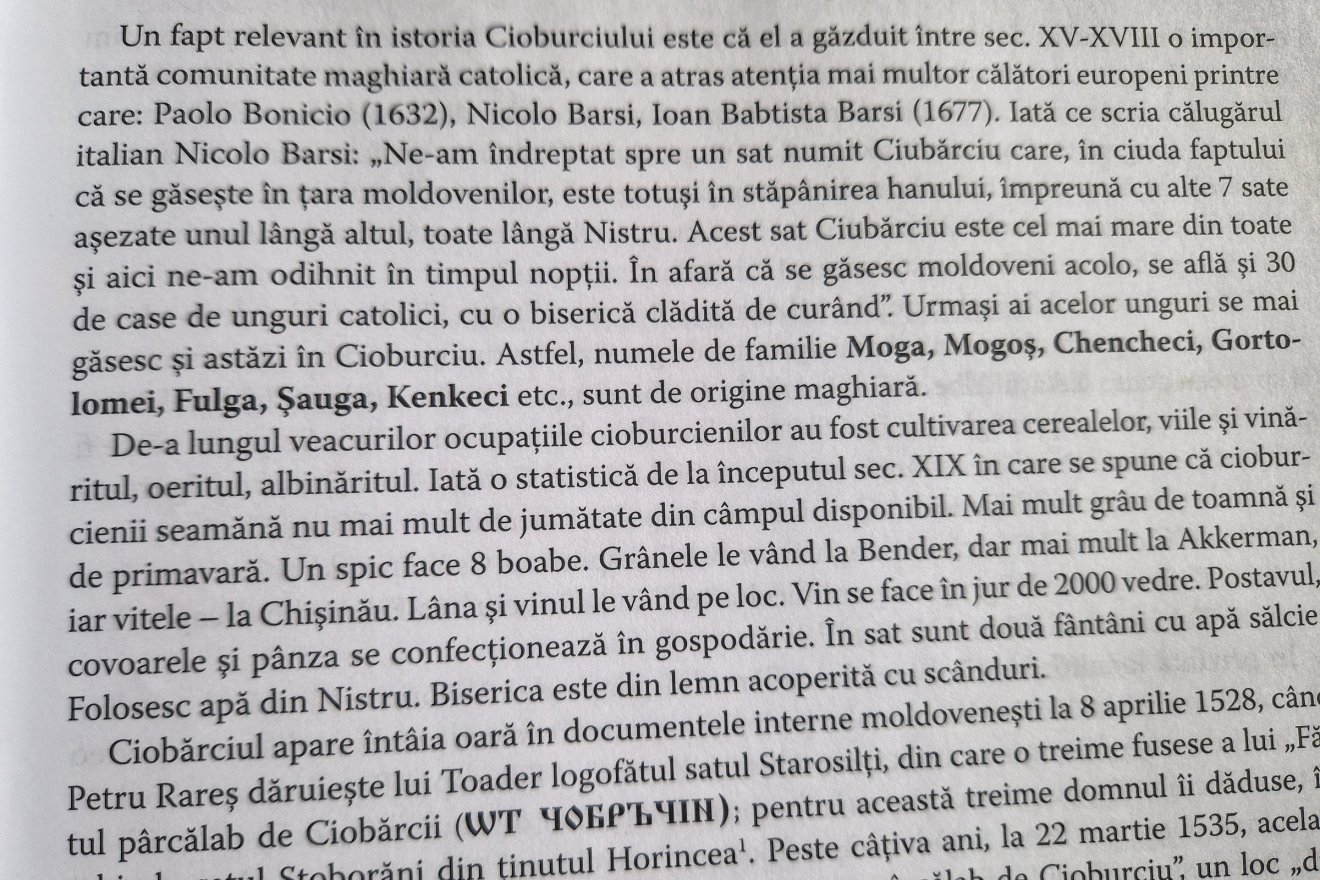 Részlet Csöbörcsök monográfiájából •  Fotó: Kocsis Károly