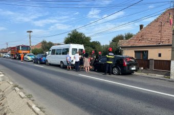 Négy gépjármű ütközött össze Héjjasfalván