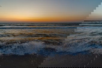 Hatástalanították a román partokra sodródott tengeri aknát