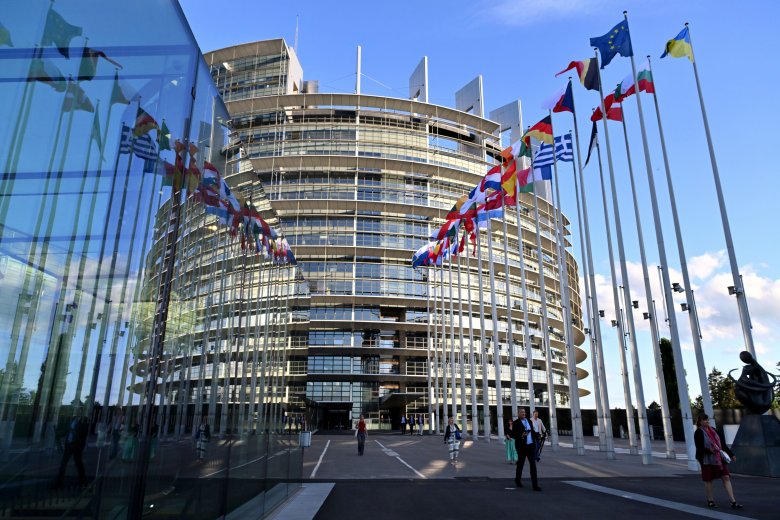 A kisebbségi jogokat is védenie kell Ukrajnának a 90 milliárd eurós uniós hitelcsomagért