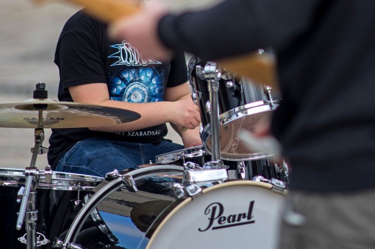 Pataky Attila szólt néhány jó szót és zsebbe nyúlt, így folytatódik a Rocksuli