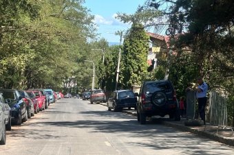 Bírságra számíthatnak a csíkszeredai kórház környékén szabálytalanul parkolók
