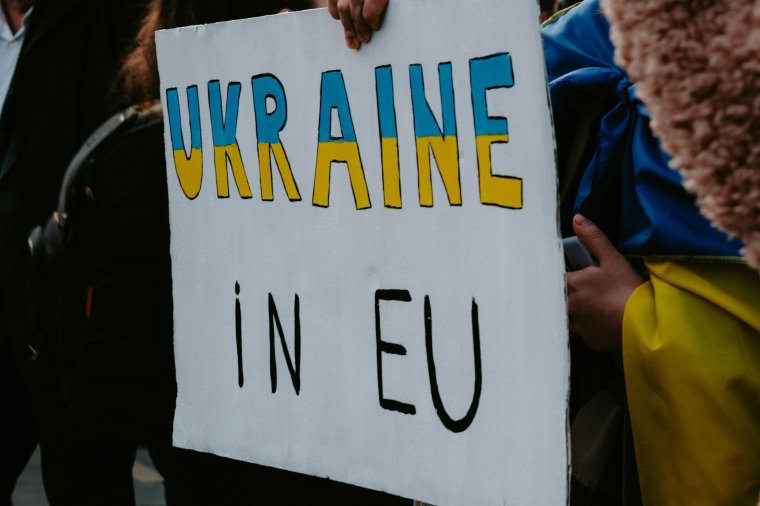 Az EU hivatalosan megkezdte a csatlakozási tárgyalásokat Ukrajnával
