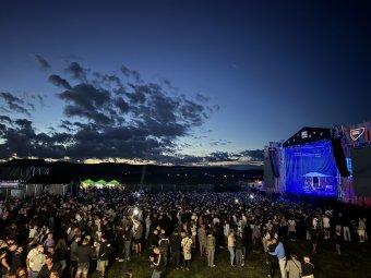 Bemelegítettek a hétvégére, magas fordulatszámon pörög Erdély legnagyobb magyar fesztiválja