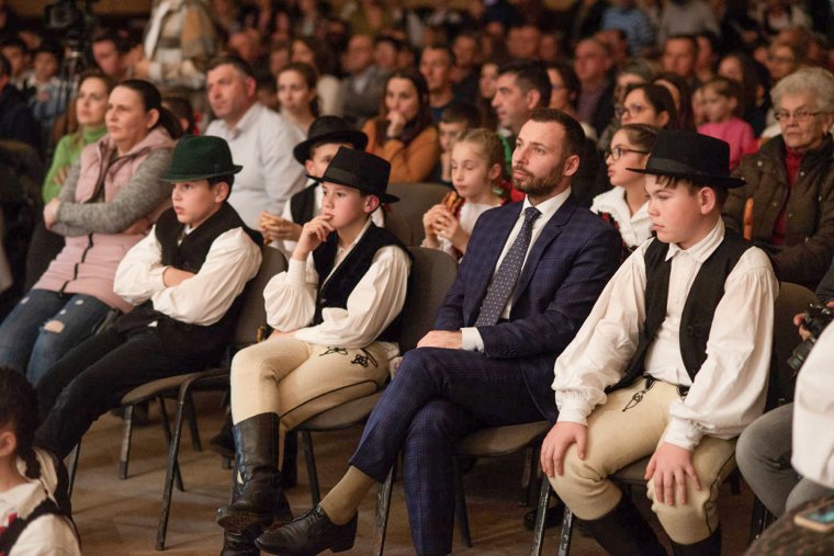 „Hagyományaink nem csupán a múltat jelentik, hanem irányt mutatnak a jövő fele”
