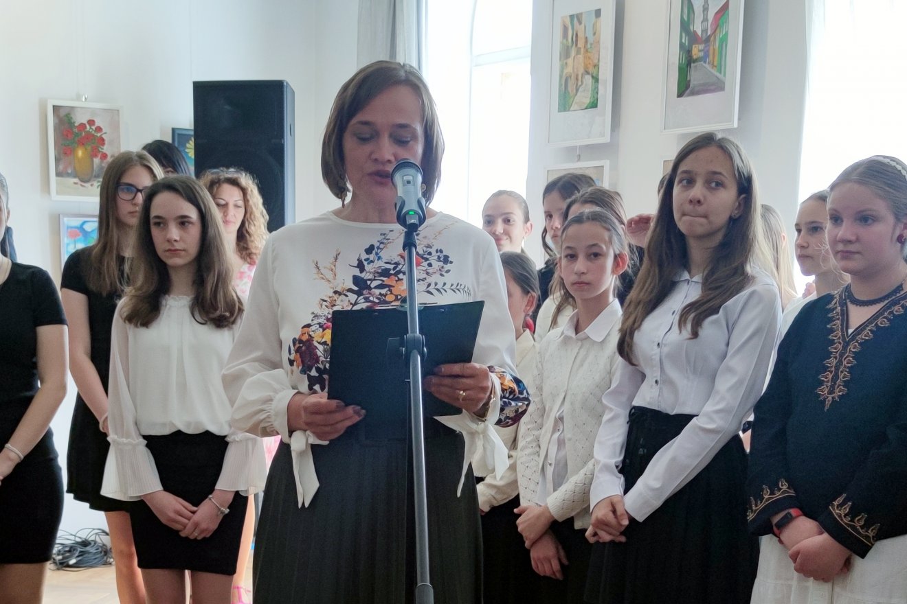 A tanintézmény részéről Nagy Judit aligazgató nyitotta meg a tárlatot •  Fotó: Farkas Áron