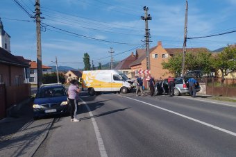 Mentő-, tűzoltó- és rendőregységeket riasztottak a tekerőpataki balesethez