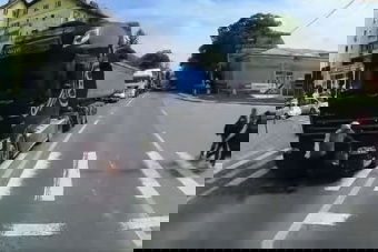 Rövidített két átjáró között, csodával határos, hogy életben maradt – videó