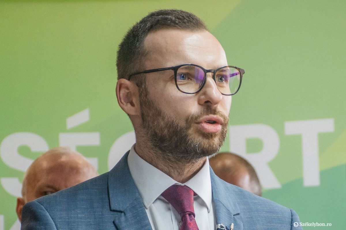 Bíró Barna Botond. Előre tekinthet •  Fotó: László Ildikó