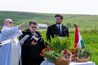 Meglepő, de először rendeztek búzaszentelő ünnepséget a mezőségi Búzában