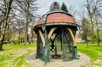 Megnyitották a városközponti ivóvízkút-pavilont Csíkszeredában