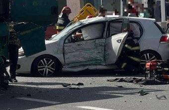 Teherautó és két személygépkocsi ütközött Szászrégenben