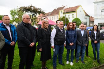 Iktatta támogatói aláírásait Kézdivásárhely újrázni kívánó polgármestere