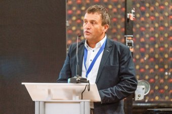 Mert jó egy ügyes társasághoz tartozni