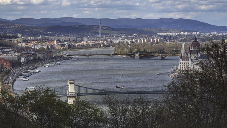 Budapestre készül? Fontos változások jönnek a parkolásban és a közösségi közlekedésben