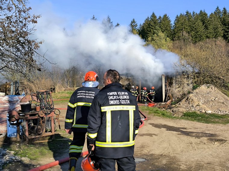 Szalmabálák kaptak lángra a zabolai Páván