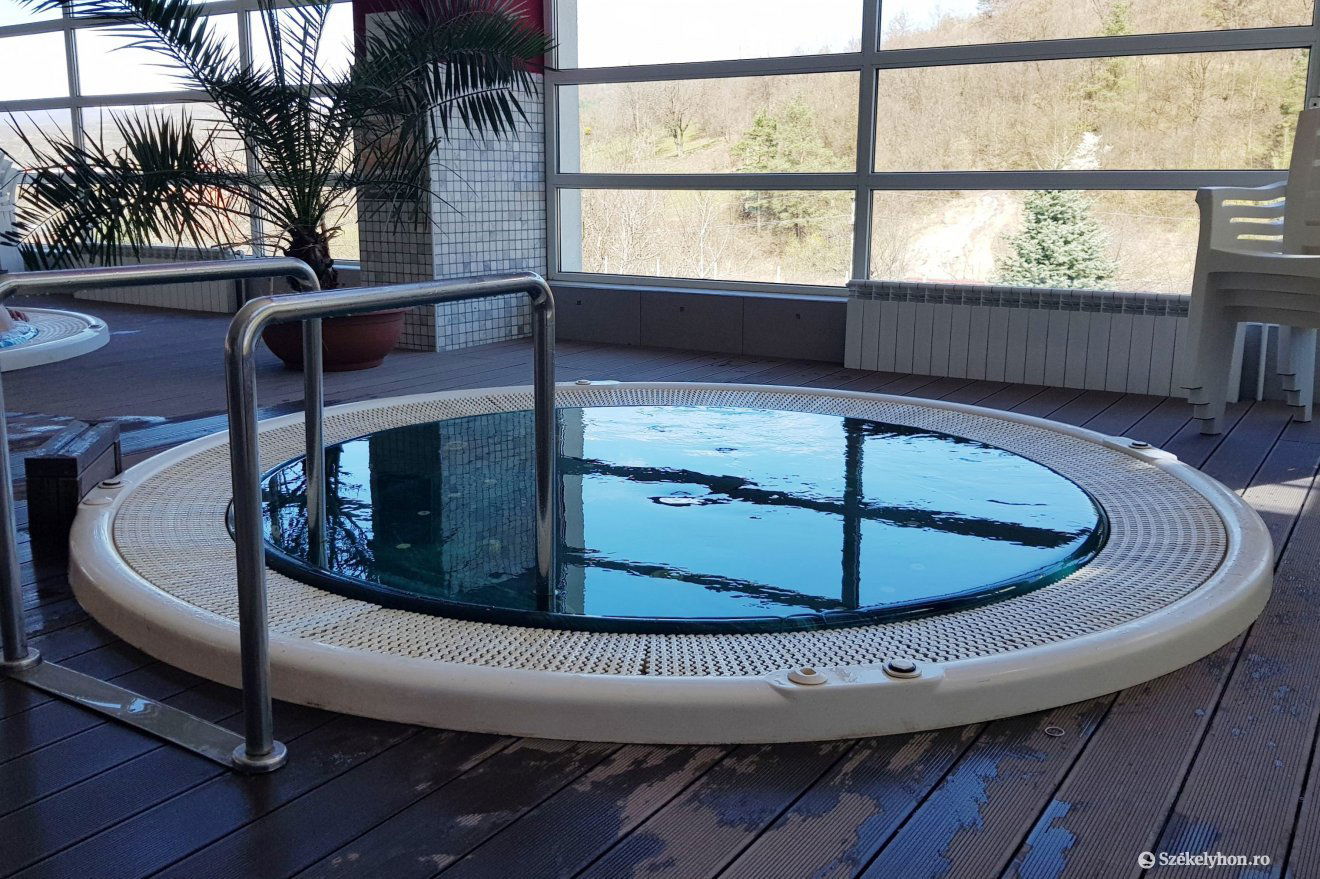 Adott ponton az egyik jakuzzi a kettőből teljesen üres volt. Ilyen várhatóan nem lesz az ortodox nagyszombaton •  Fotó: Székelyhon