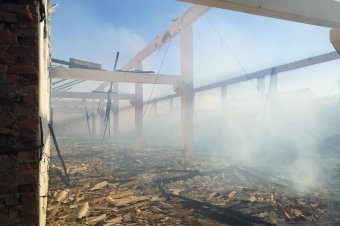 Rövidzárlat okozhatta a jelentős anyagi kárral járó tüzet Gyergyószentmiklóson