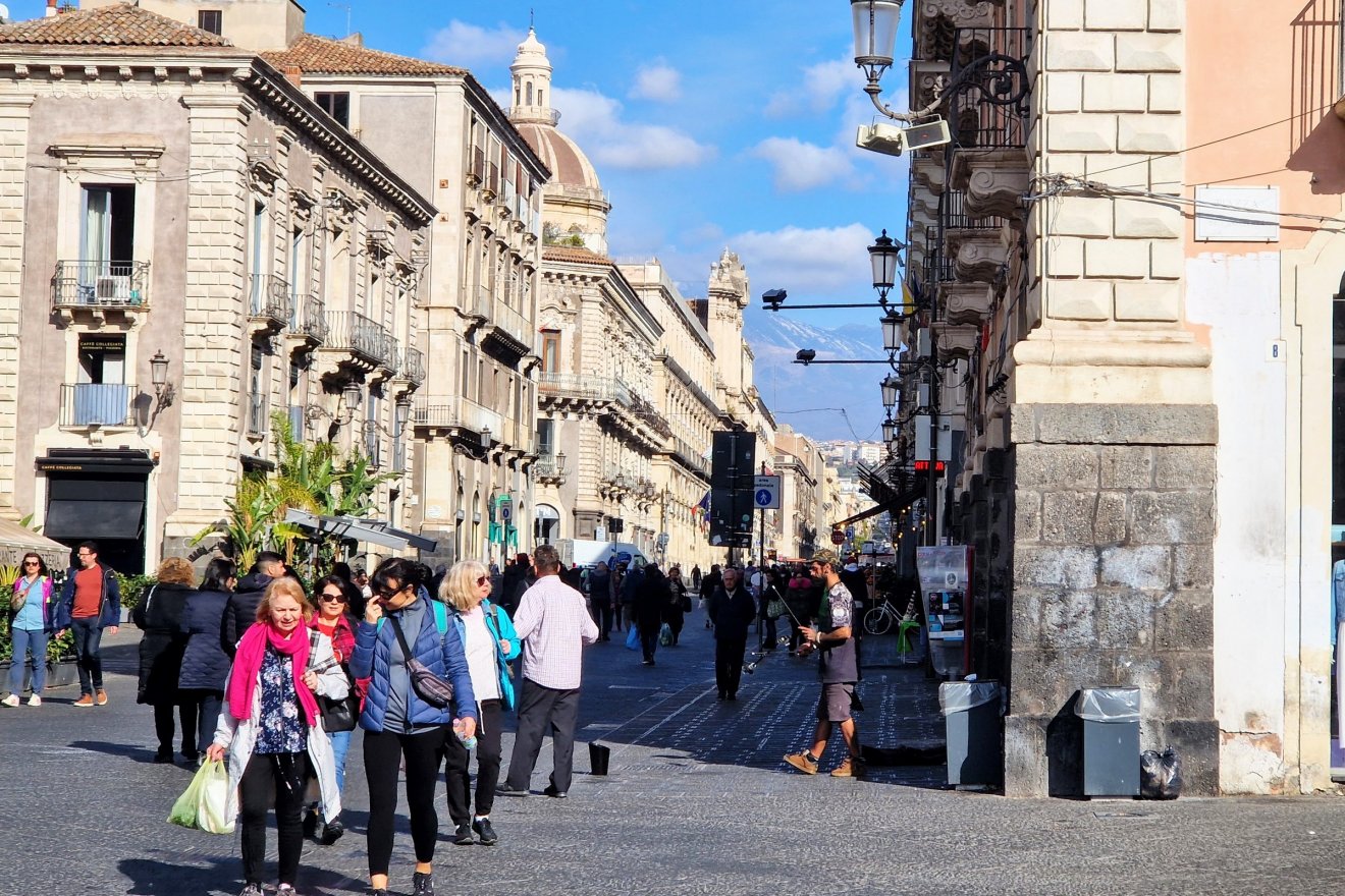 Februárban még tűrhető a forgalom a Via Etnán •  Fotó: Kocsis Károly