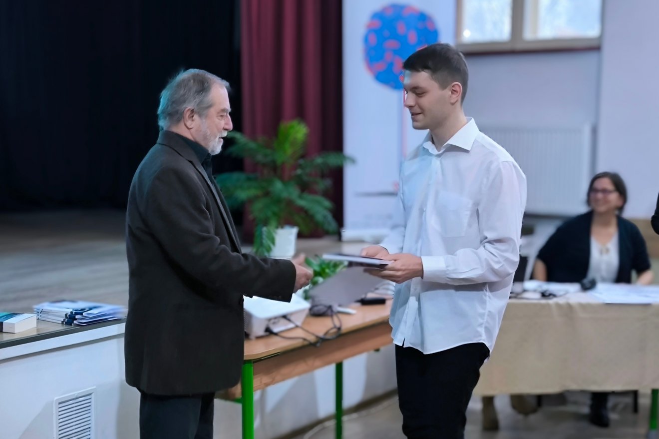 Három díjjal térhetett haza a Bolyai Farkas Elméleti Líceum végzőse •  Fotó: Farkas Orsolya