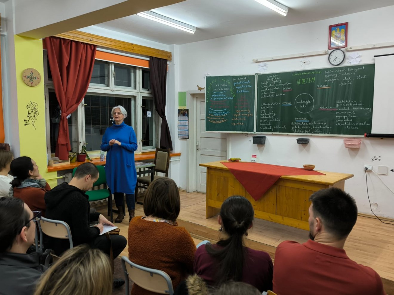 Pintér Krisztina pedagógusként találkozott már olyan fiatallal, akit az internet vitt rá arra, hogy kárt tegyen magában • Fotó: Farkas Orsolya