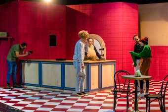 Magyar nyelvű ősbemutató a Tamási Áron Színházban