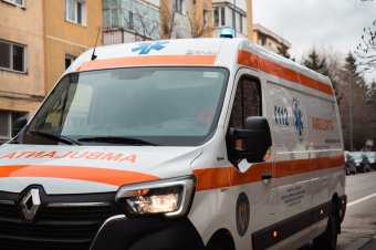 Egy temesvári iskola több tucatnyi diákját és pedagógusát kellett kórházba szállítani egy rejtélyes mérgezés miatt