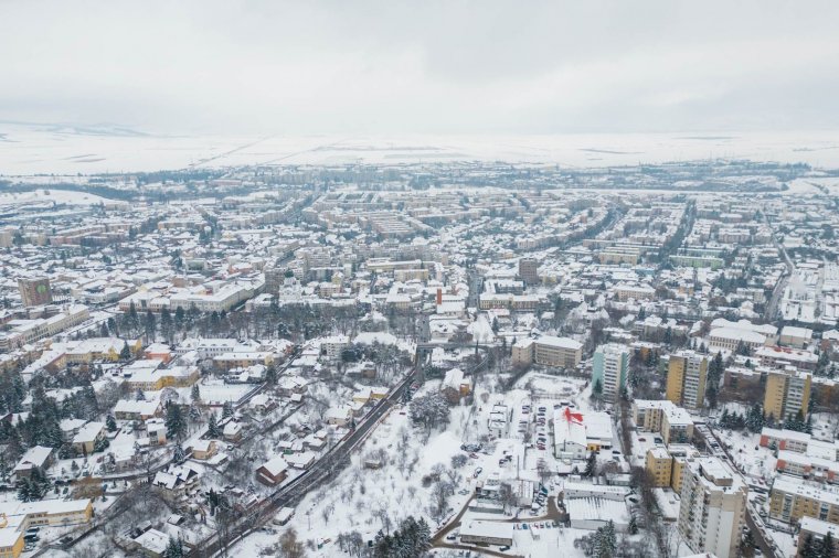 Kevesebből kell többet teljesítenie a helyi önkormányzatoknak
