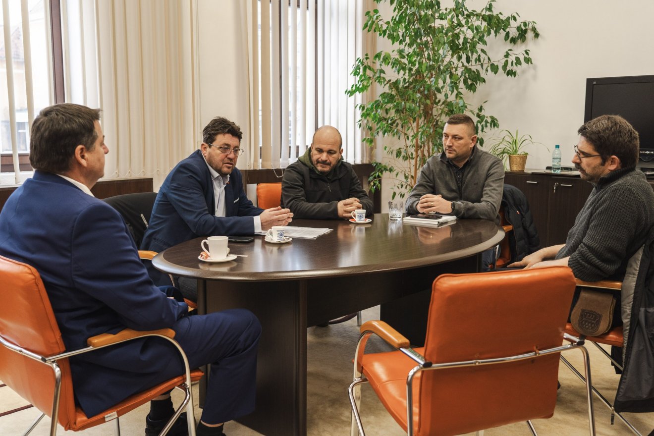 A gazdák követeléseit Ráduly István még csütörtökön továbbküldte a kormánynak &bullet;  Fotó: Kovászna megyei prefektúra Facebook-oldala