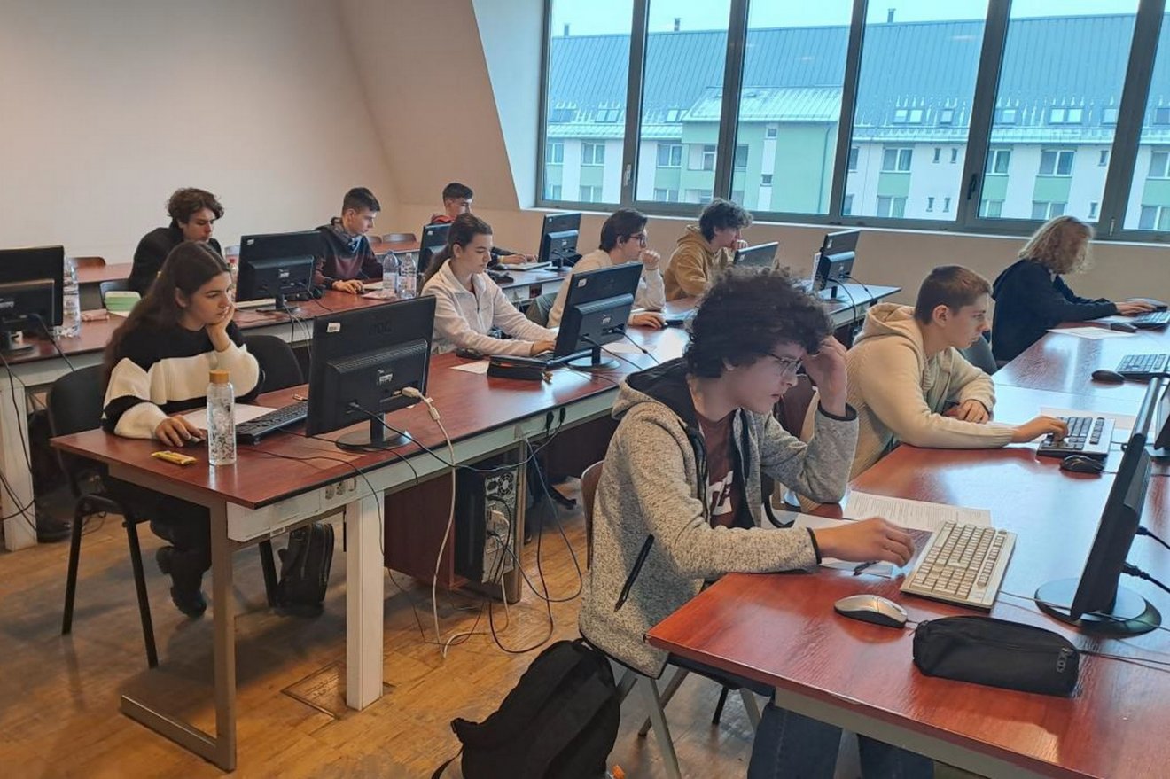 A továbbjutók máris készülhetnek a verseny nemzetközi döntőjére •  Fotó: Erdélyi Magyar Műszaki Tudományos Társaság