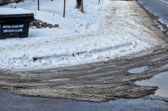Legyen világos: nem kell rögtön feketére, de meg kell tisztítani a ház előtt a járdát