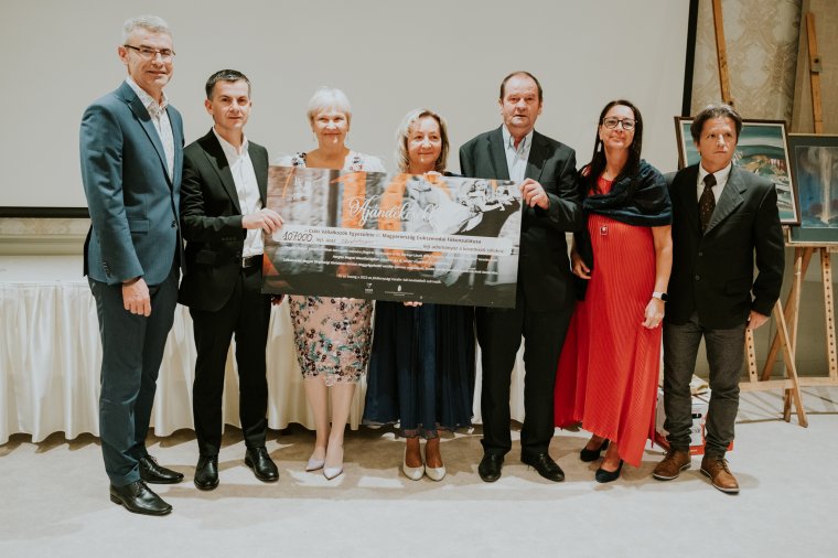 Rekordösszeg gyűlt össze a csíkszeredai Katalin-bálon