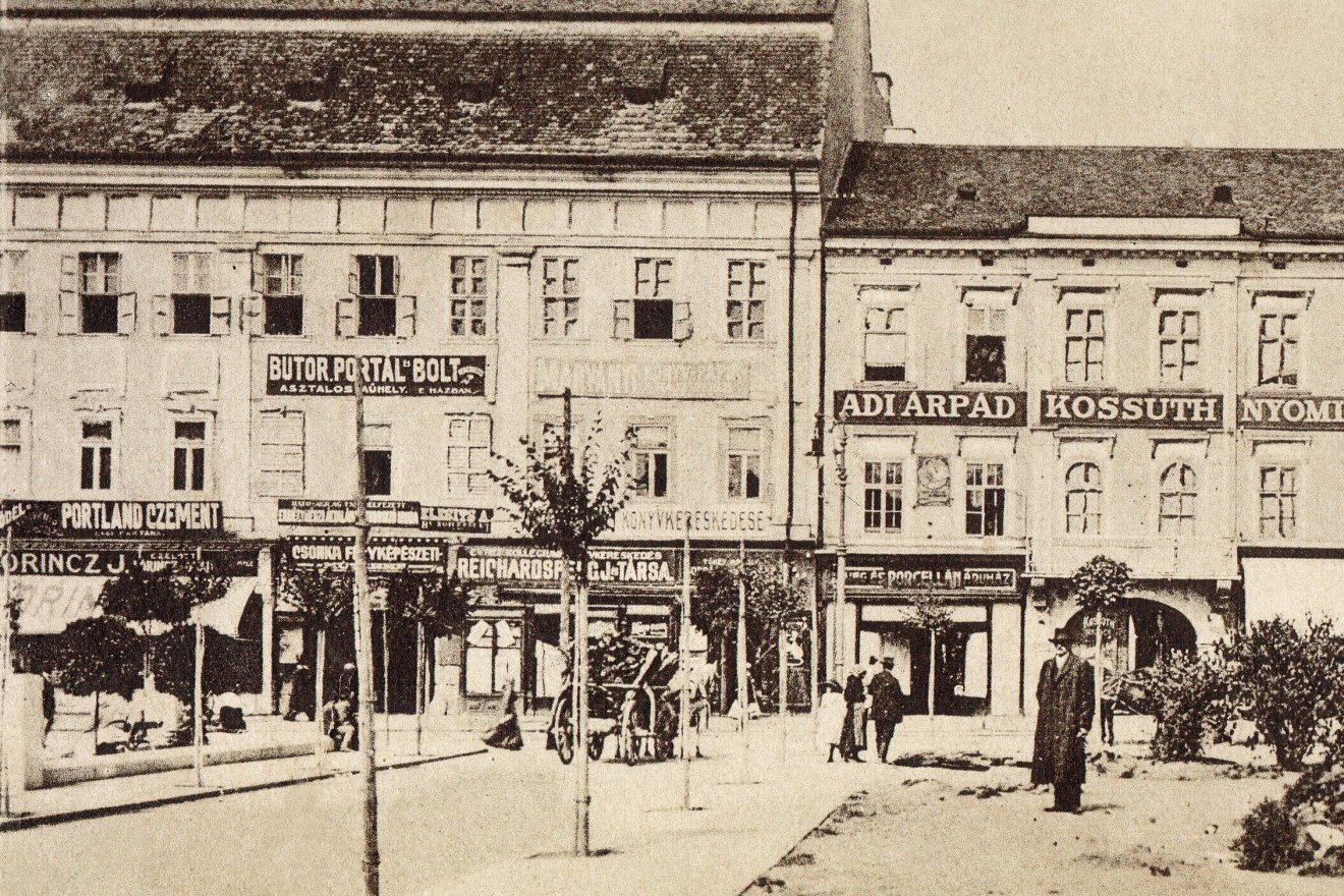 Az Apolló-palota egy 1917-es képeslapon •  Fotó: Székely Kalendárium-archív