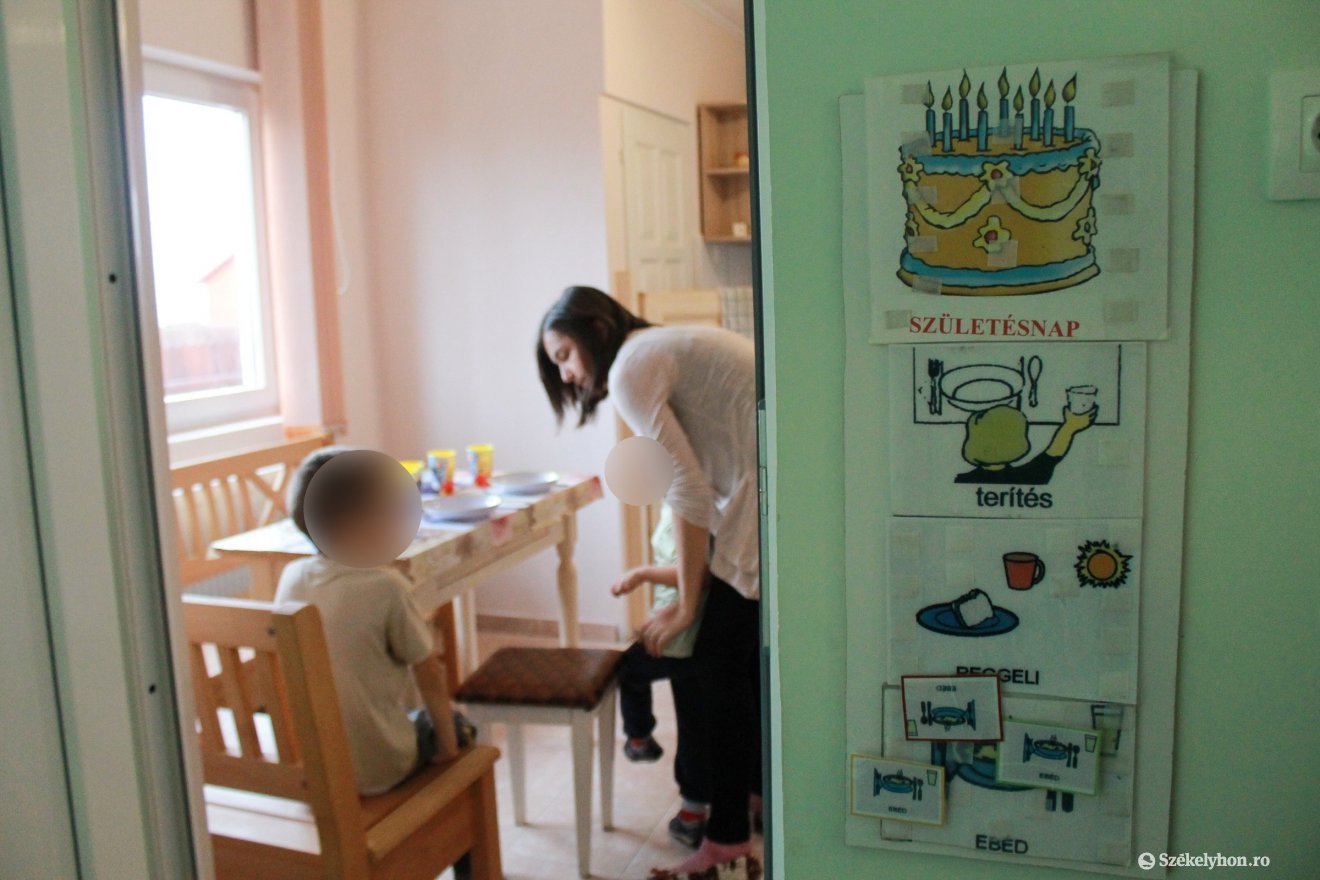 „Itt sérült gyermekekről van szó, autistákról, akiknek egy kis helyváltoztatás is nagy problémát okoz” – érvel a költözés ellen az egyesület vezetője •  Fotó: Pál Árpád