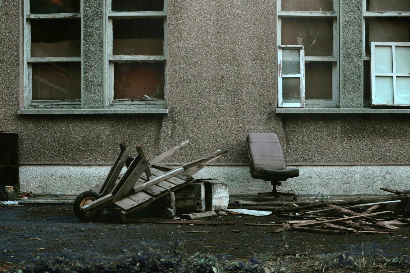 Építkezések, felújítások egyik szemete az ablaküveg. Hogyan szabaduljunk meg ezektől? •  Fotó: Pexels