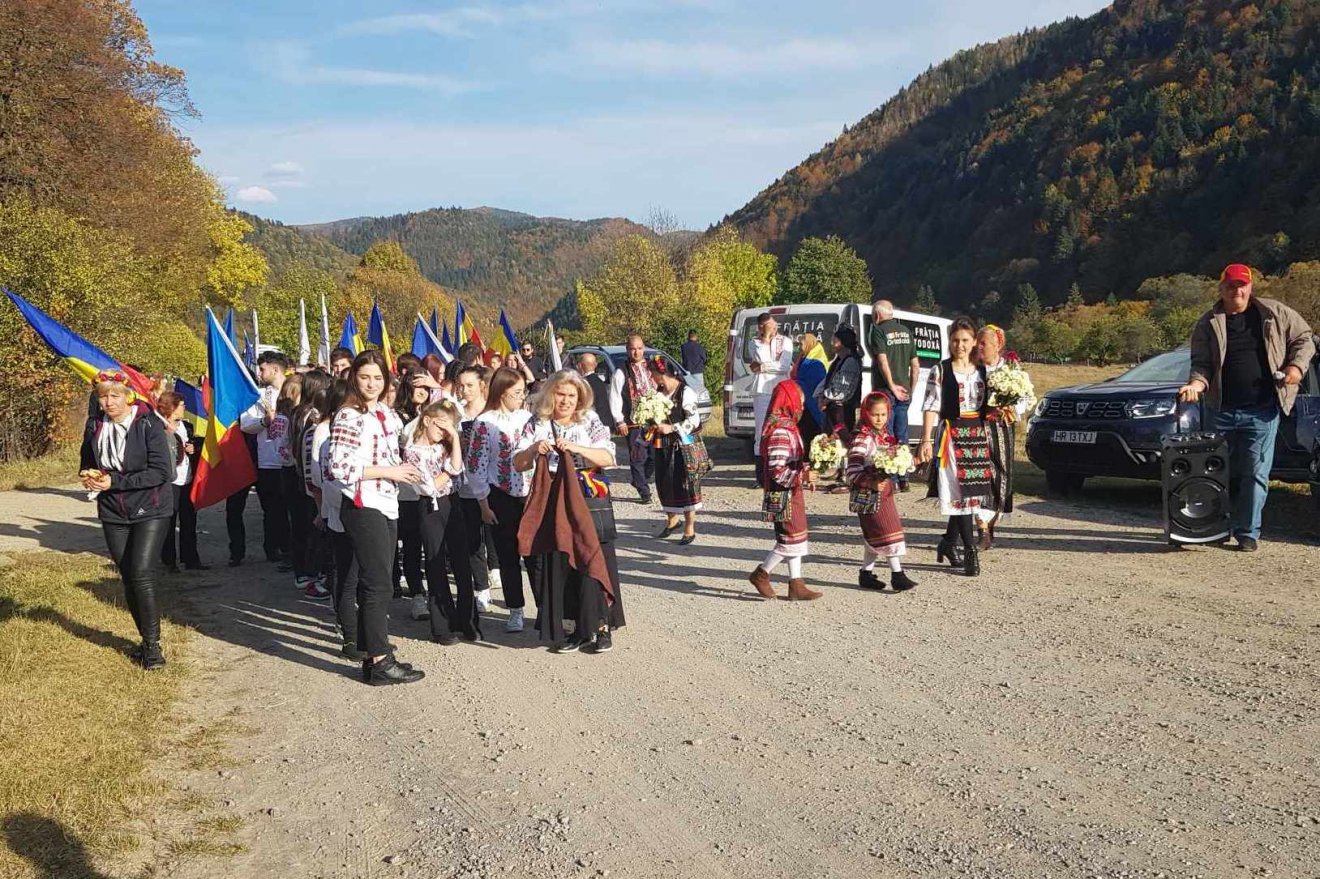 Nagyot fog szólni? Hangszóróval jönnek (jobbról) •  Fotó: Pinti Attila