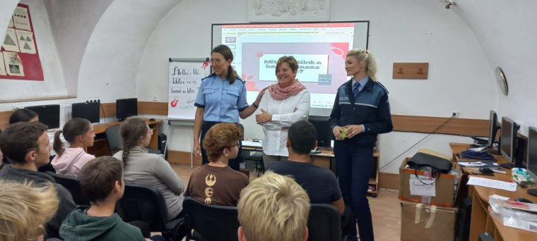Drog- és iskolaierőszak-ellenes tájékoztató eseményeket szervez az iskolákban a rendőrség