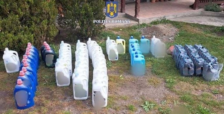 „Tisztogatás” Udvarhelyen: több száz liter mosószert foglaltak le öt házkutatás során