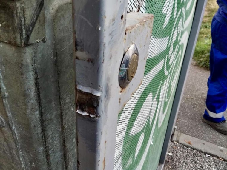 „Senki sem lát semmit”, amikor megrongálják a hulladékgyűjtőpontokat