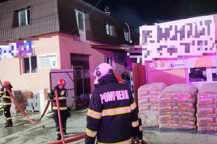 Súlyosan megégett egy személy Jedden, ahol egy üzlet gyulladt ki
