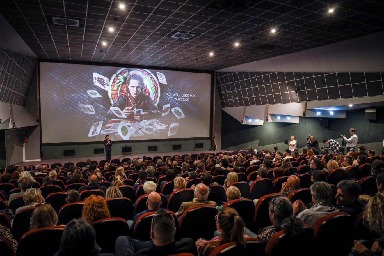 •  Fotó: Megafilm