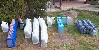 „Tisztogatás” Udvarhelyen: több száz liter mosószert foglaltak le öt házkutatás során