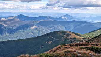 Életét vesztette a Radnai-havasok egyik hegyi ösvényéről lezuhant nő