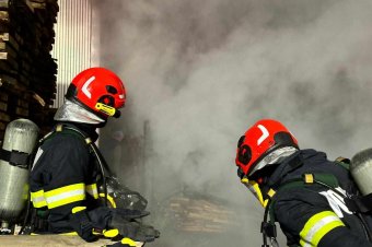 Piromániás férfit vettek őrizetbe Nagykárolyban, több épületet is fel akart gyújtani