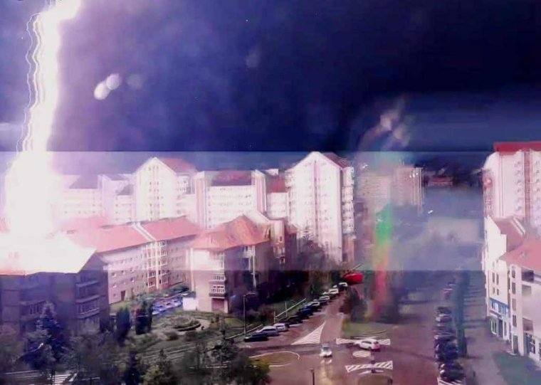 Tömbházba csapott a villám Csíkszeredában – videóval