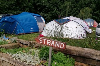 Ideiglenesen lakat került az uzonkafürdői kempingre