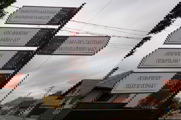Turisztikai irányjelző táblákat helyeztek ki Szentegyházán