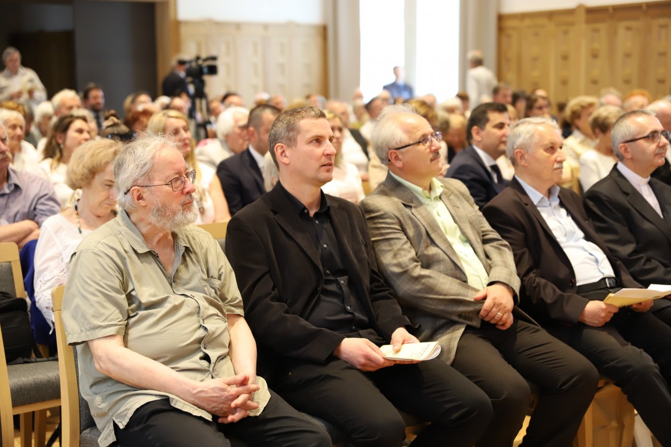•  Fotó: Forrás: Gyergyószárhegyi Művésztelep